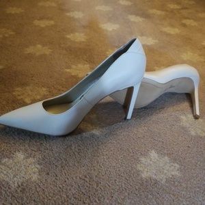 Never worn Sam Edelman sz. 7 heels